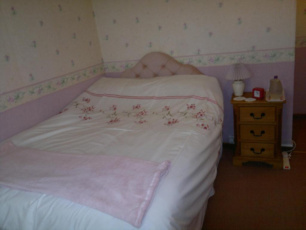 Bed and Breakfast La Maison Jaune Bouresse Zimmer foto