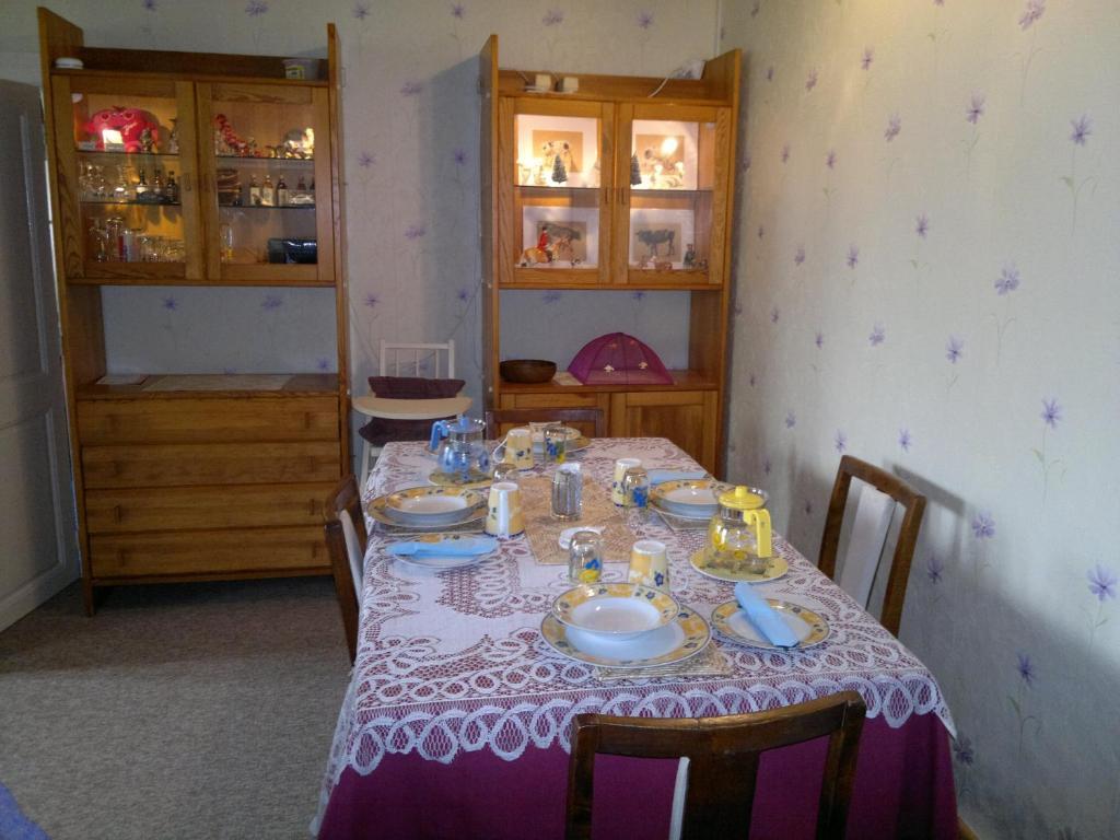 Bed and Breakfast La Maison Jaune Bouresse Exterior foto