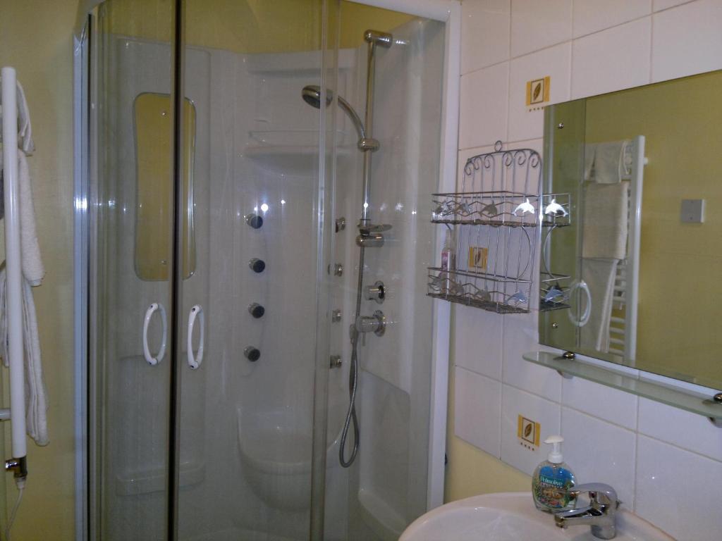 Bed and Breakfast La Maison Jaune Bouresse Exterior foto
